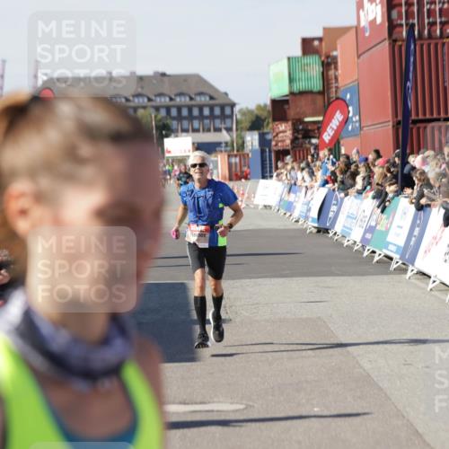 03.10.2025 - Köhlbrandbrückenlauf Jannik Wohlers http://msf.ph/oto/9113673 03.10.2025 13:01:33 Ziel 4047, 4073, 4199, 4219, 4220, 4284, 4292, 4304, 5424, 6187, 6775, 6801 meine-sportfotos.de