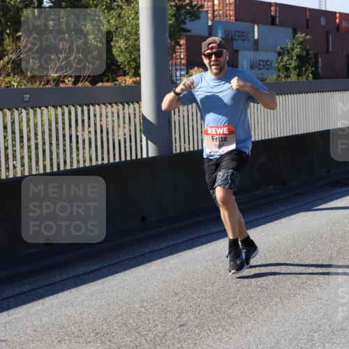 03.10.2025 - Köhlbrandbrückenlauf Strokosch-Dieckow http://msf.ph/oto/9113675 03.10.2025 12:43:55 Position 3 880, 4054 meine-sportfotos.de