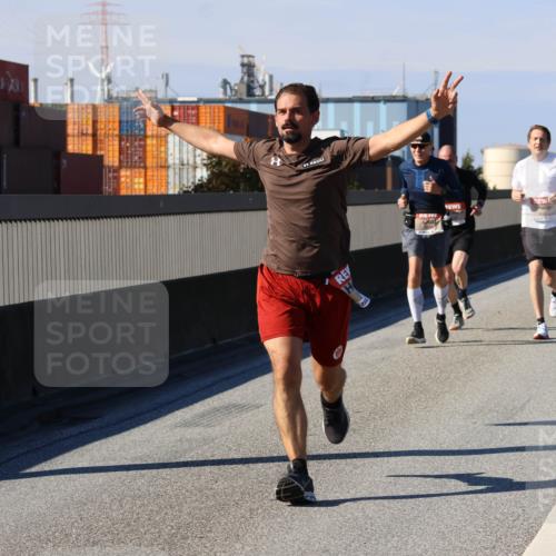 03.10.2025 - Köhlbrandbrückenlauf Strokosch-Dieckow http://msf.ph/oto/9113713 03.10.2025 12:43:58 Position 3  meine-sportfotos.de