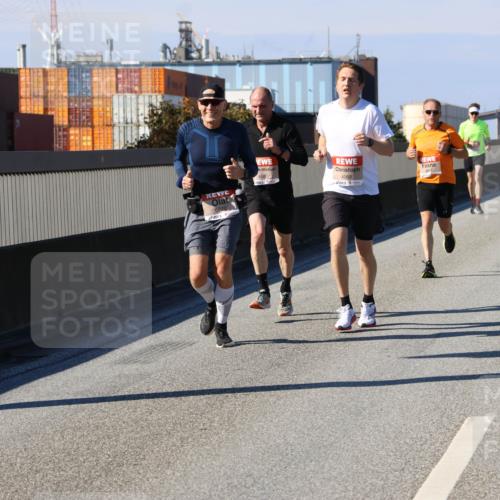 03.10.2025 - Köhlbrandbrückenlauf Strokosch-Dieckow http://msf.ph/oto/9113731 03.10.2025 12:44:00 Position 3 6629, 4080, 4068 meine-sportfotos.de