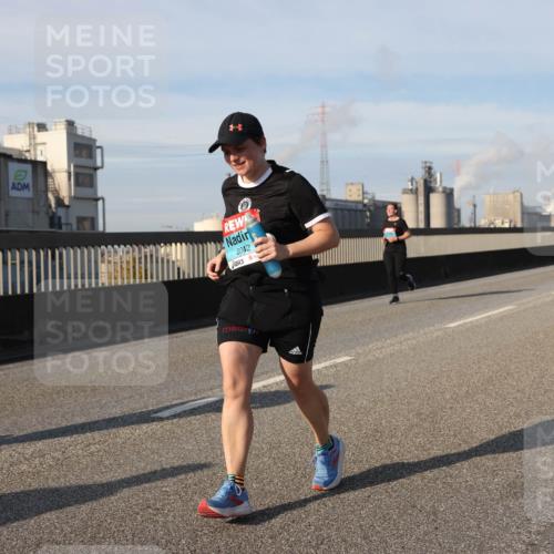 03.10.2025 - Köhlbrandbrückenlauf Lena Gebhardt http://msf.ph/oto/9113733 03.10.2025 10:17:04 Position 2 2042 meine-sportfotos.de