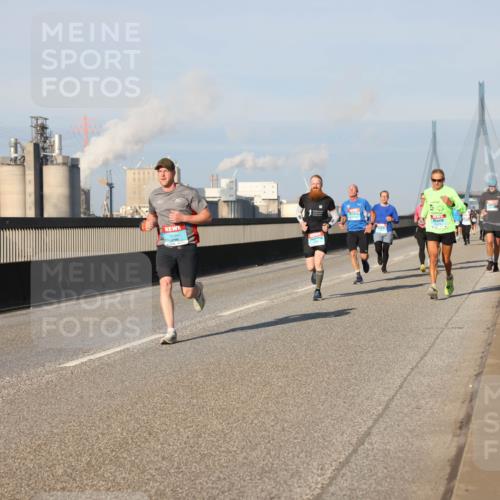 03.10.2025 - Köhlbrandbrückenlauf Lena Gebhardt http://msf.ph/oto/9113738 03.10.2025 09:42:53 Position 2  meine-sportfotos.de