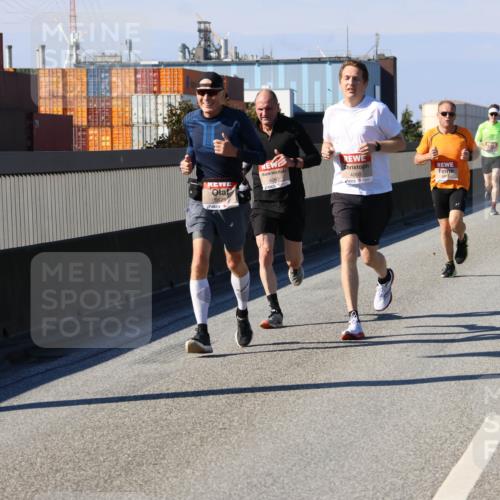 03.10.2025 - Köhlbrandbrückenlauf Strokosch-Dieckow http://msf.ph/oto/9113740 03.10.2025 12:44:00 Position 3 4080, 6629, 4068 meine-sportfotos.de