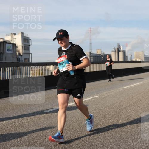 03.10.2025 - Köhlbrandbrückenlauf Lena Gebhardt http://msf.ph/oto/9113743 03.10.2025 10:17:04 Position 2 2042 meine-sportfotos.de