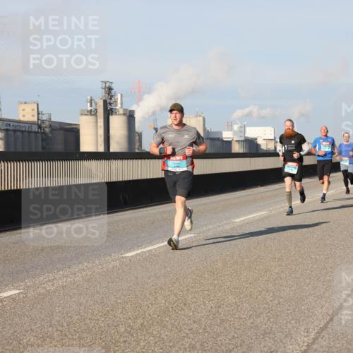 03.10.2025 - Köhlbrandbrückenlauf Lena Gebhardt http://msf.ph/oto/9113751 03.10.2025 09:42:53 Position 2  meine-sportfotos.de