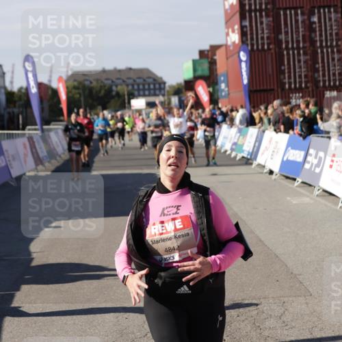 03.10.2025 - Köhlbrandbrückenlauf Jannik Wohlers http://msf.ph/oto/9113752 03.10.2025 13:31:56 Ziel 4415, 4416, 4842, 4902, 4935, 5267, 5463, 5817, 6076, 6452, 6736 meine-sportfotos.de
