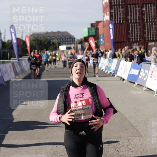 03.10.2025 - Köhlbrandbrückenlauf Jannik Wohlers http://msf.ph/oto/9113758 03.10.2025 13:31:56 Ziel 4415, 4416, 4842, 4902, 4935, 5267, 5463, 5817, 6076, 6452, 6736 meine-sportfotos.de