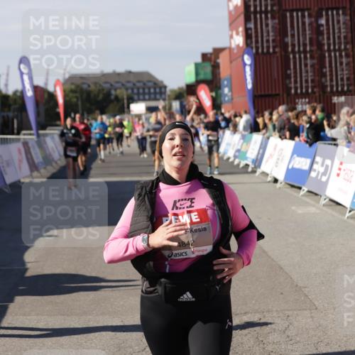 03.10.2025 - Köhlbrandbrückenlauf Jannik Wohlers http://msf.ph/oto/9113763 03.10.2025 13:31:56 Ziel 4415, 4416, 4842, 4902, 4935, 5267, 5463, 5817, 6076, 6452, 6736 meine-sportfotos.de