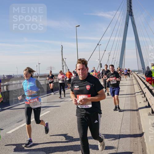 03.10.2025 - Köhlbrandbrückenlauf Michael Burmester http://msf.ph/oto/9113764 03.10.2025 12:55:29 Position 2 5150, 6378, 12 meine-sportfotos.de