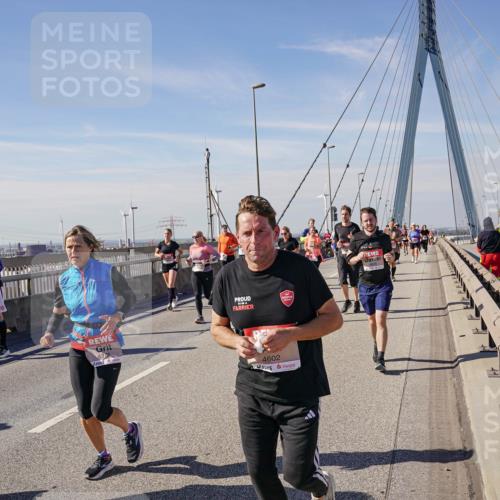 03.10.2025 - Köhlbrandbrückenlauf Michael Burmester http://msf.ph/oto/9113772 03.10.2025 12:55:29 Position 2 5150, 6378, 4602 meine-sportfotos.de