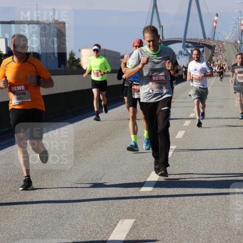 03.10.2025 - Köhlbrandbrückenlauf Strokosch-Dieckow http://msf.ph/oto/9113775 03.10.2025 12:44:03 Position 3 4037, 4105 meine-sportfotos.de