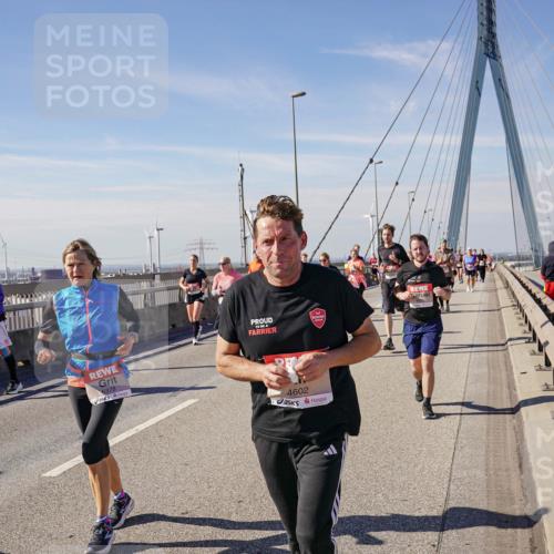 03.10.2025 - Köhlbrandbrückenlauf Michael Burmester http://msf.ph/oto/9113778 03.10.2025 12:55:29 Position 2 5150, 6378, 4602 meine-sportfotos.de