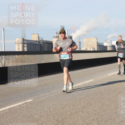 03.10.2025 - Köhlbrandbrückenlauf Lena Gebhardt http://msf.ph/oto/9113779 03.10.2025 09:42:54 Position 2 3795 meine-sportfotos.de