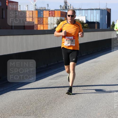 03.10.2025 - Köhlbrandbrückenlauf Strokosch-Dieckow http://msf.ph/oto/9113780 03.10.2025 12:44:04 Position 3 4037, 4105 meine-sportfotos.de