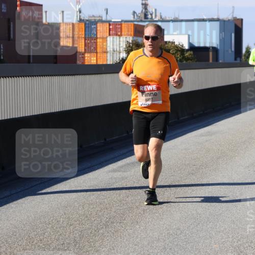 03.10.2025 - Köhlbrandbrückenlauf Strokosch-Dieckow http://msf.ph/oto/9113784 03.10.2025 12:44:04 Position 3 4037, 4105 meine-sportfotos.de