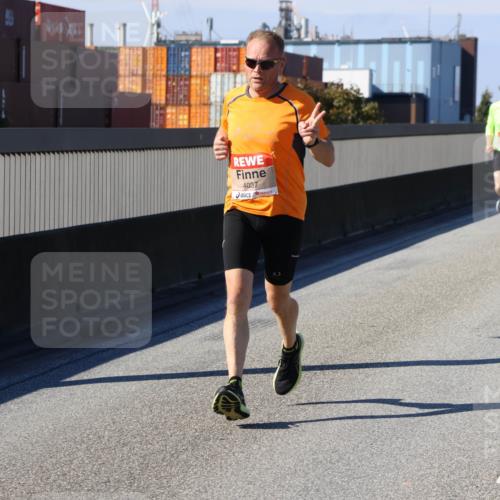 03.10.2025 - Köhlbrandbrückenlauf Strokosch-Dieckow http://msf.ph/oto/9113798 03.10.2025 12:44:04 Position 3 4037, 4105 meine-sportfotos.de