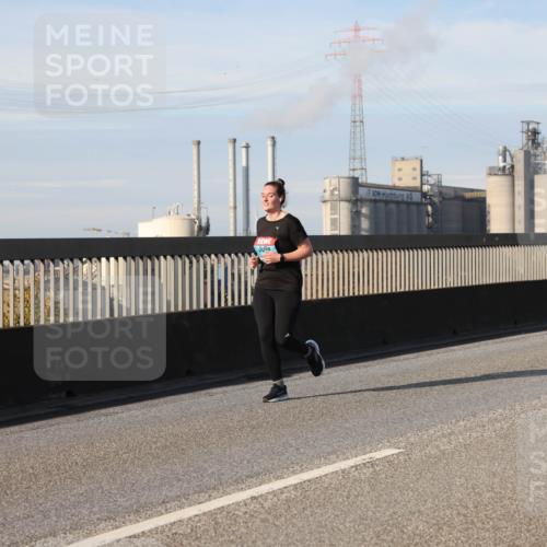 03.10.2025 - Köhlbrandbrückenlauf Lena Gebhardt http://msf.ph/oto/9113800 03.10.2025 10:17:06 Position 2  meine-sportfotos.de