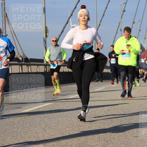 03.10.2025 - Köhlbrandbrückenlauf Strokosch-Dieckow http://msf.ph/oto/9113802 03.10.2025 09:48:19 Position 2 20, 2012, 41, 1220 meine-sportfotos.de
