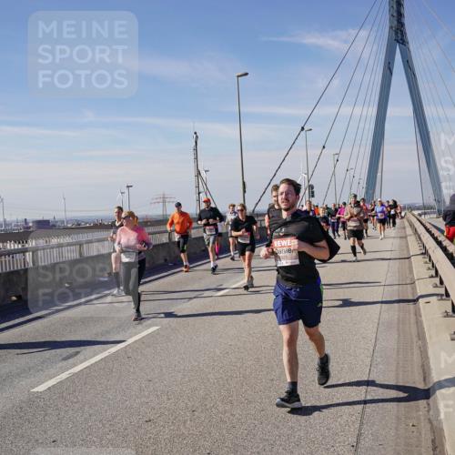 03.10.2025 - Köhlbrandbrückenlauf Michael Burmester http://msf.ph/oto/9113804 03.10.2025 12:55:30 Position 2 825 meine-sportfotos.de