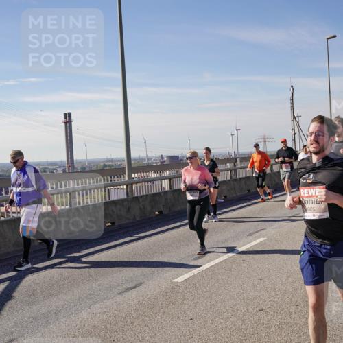 03.10.2025 - Köhlbrandbrückenlauf Michael Burmester http://msf.ph/oto/9113814 03.10.2025 12:55:31 Position 2 4825 meine-sportfotos.de