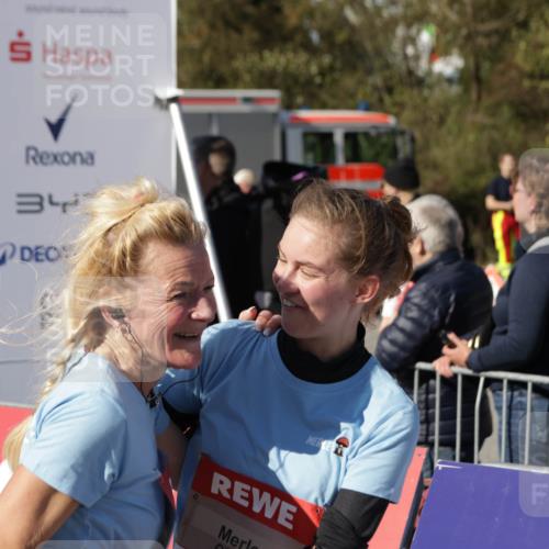 03.10.2025 - Köhlbrandbrückenlauf Jannik Wohlers http://msf.ph/oto/9113818 03.10.2025 13:32:00 Ziel 4842, 4902, 4935, 5246, 5247, 5248, 5267, 5463, 5817, 6076, 6126, 6460, 6736 meine-sportfotos.de