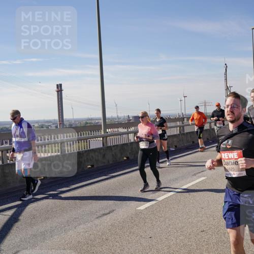 03.10.2025 - Köhlbrandbrückenlauf Michael Burmester http://msf.ph/oto/9113823 03.10.2025 12:55:31 Position 2 4825 meine-sportfotos.de