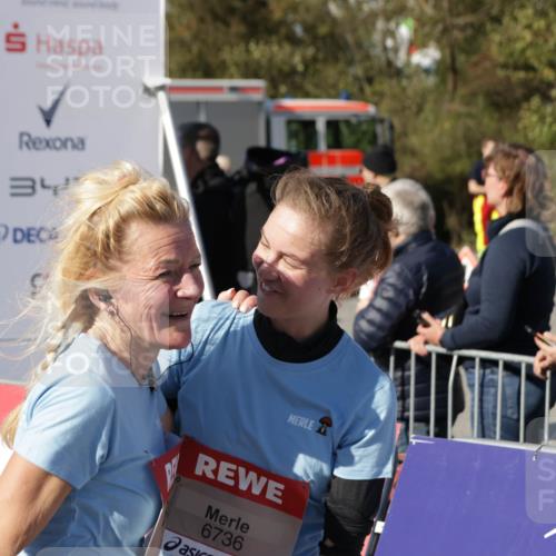 03.10.2025 - Köhlbrandbrückenlauf Jannik Wohlers http://msf.ph/oto/9113832 03.10.2025 13:32:00 Ziel 4842, 4902, 4935, 5246, 5247, 5248, 5267, 5463, 5817, 6076, 6126, 6460, 6736 meine-sportfotos.de
