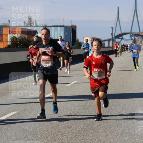03.10.2025 - Köhlbrandbrückenlauf Strokosch-Dieckow http://msf.ph/oto/9113836 03.10.2025 12:44:10 Position 3 6015, 4150 meine-sportfotos.de