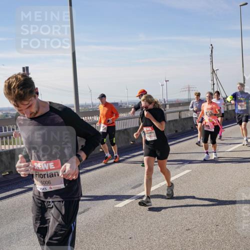 03.10.2025 - Köhlbrandbrückenlauf Michael Burmester http://msf.ph/oto/9113852 03.10.2025 12:55:33 Position 2 5006, 419 meine-sportfotos.de