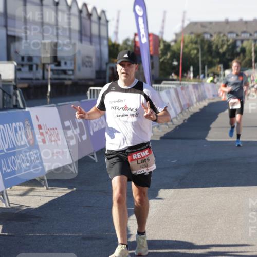 03.10.2025 - Köhlbrandbrückenlauf Jannik Wohlers http://msf.ph/oto/9113858 03.10.2025 13:01:40 Ziel 4047, 4073, 4219, 4220, 4257, 5424, 5671, 6801 meine-sportfotos.de