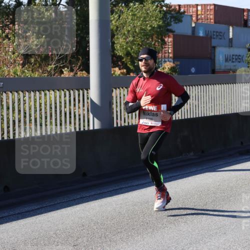 03.10.2025 - Köhlbrandbrückenlauf Strokosch-Dieckow http://msf.ph/oto/9113868 03.10.2025 12:44:14 Position 3 880, 4186 meine-sportfotos.de