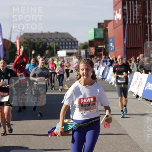 03.10.2025 - Köhlbrandbrückenlauf Jannik Wohlers http://msf.ph/oto/9113869 03.10.2025 13:32:01 Ziel 4443, 4842, 4902, 4935, 5246, 5247, 5248, 5267, 6076, 6126, 6460, 6736 meine-sportfotos.de
