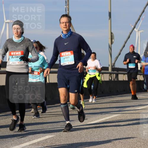 03.10.2025 - Köhlbrandbrückenlauf Strokosch-Dieckow http://msf.ph/oto/9113872 03.10.2025 09:48:31 Position 2 1438, 1514, 1439, 1829, 445 meine-sportfotos.de
