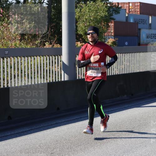 03.10.2025 - Köhlbrandbrückenlauf Strokosch-Dieckow http://msf.ph/oto/9113874 03.10.2025 12:44:14 Position 3 4186, 6417 meine-sportfotos.de