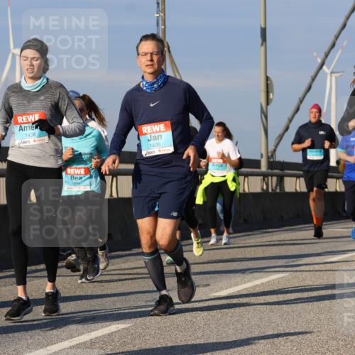 03.10.2025 - Köhlbrandbrückenlauf Strokosch-Dieckow http://msf.ph/oto/9113876 03.10.2025 09:48:31 Position 2 1438, 1514, 1439, 1829, 3445 meine-sportfotos.de