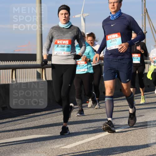 03.10.2025 - Köhlbrandbrückenlauf Strokosch-Dieckow http://msf.ph/oto/9113885 03.10.2025 09:48:32 Position 2 1438, 1514, 1439 meine-sportfotos.de