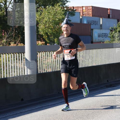 03.10.2025 - Köhlbrandbrückenlauf Strokosch-Dieckow http://msf.ph/oto/9113891 03.10.2025 12:44:15 Position 3 880, 6417 meine-sportfotos.de