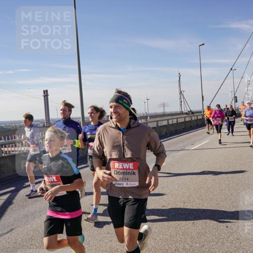 03.10.2025 - Köhlbrandbrückenlauf Michael Burmester http://msf.ph/oto/9113925 03.10.2025 12:55:36 Position 2 6114 meine-sportfotos.de