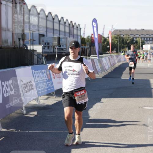03.10.2025 - Köhlbrandbrückenlauf Jannik Wohlers http://msf.ph/oto/9113930 03.10.2025 13:01:40 Ziel 4047, 4073, 4219, 4220, 4257, 5424, 5671, 6801 meine-sportfotos.de