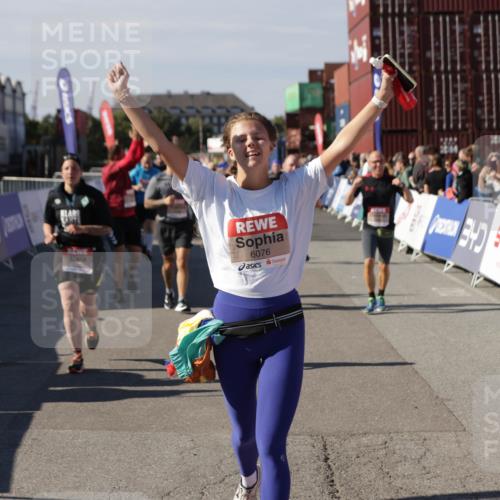 03.10.2025 - Köhlbrandbrückenlauf Jannik Wohlers http://msf.ph/oto/9113934 03.10.2025 13:32:02 Ziel 4443, 4842, 4902, 5155, 5246, 5247, 5248, 5267, 6076, 6126, 6460, 6736 meine-sportfotos.de