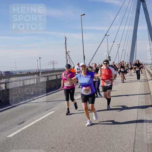 03.10.2025 - Köhlbrandbrückenlauf Michael Burmester http://msf.ph/oto/9113941 03.10.2025 12:55:38 Position 2 5716 meine-sportfotos.de