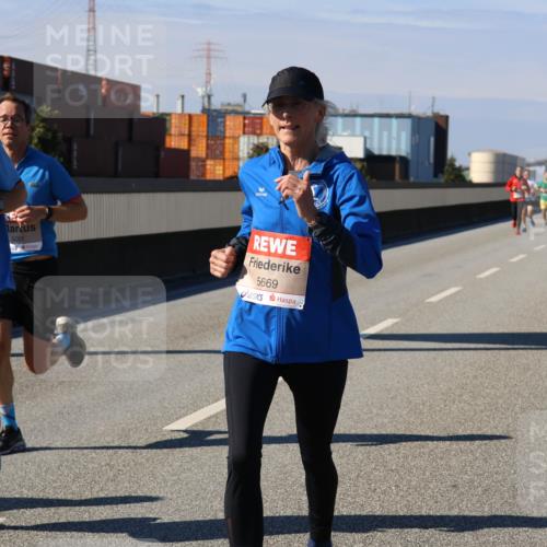 03.10.2025 - Köhlbrandbrückenlauf Strokosch-Dieckow http://msf.ph/oto/9113952 03.10.2025 12:44:18 Position 3 5960, 5091, 5669 meine-sportfotos.de