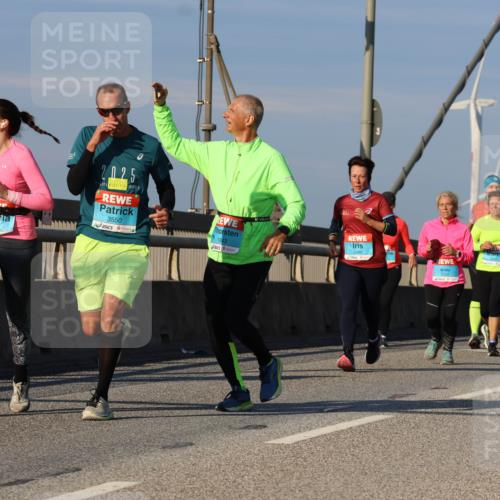 03.10.2025 - Köhlbrandbrückenlauf Strokosch-Dieckow http://msf.ph/oto/9113958 03.10.2025 09:48:39 Position 2 3549, 2025, 3550, 1843, 2883 meine-sportfotos.de