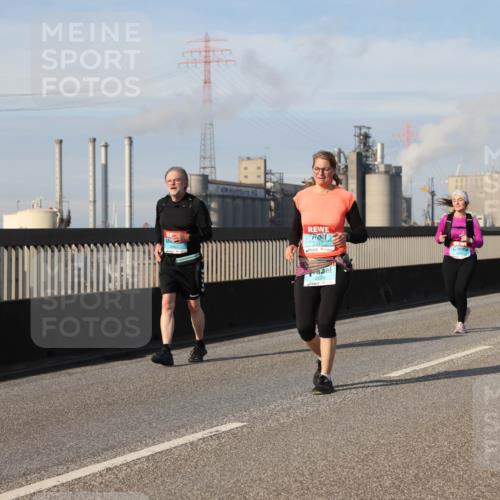 03.10.2025 - Köhlbrandbrückenlauf Lena Gebhardt http://msf.ph/oto/9113963 03.10.2025 10:17:17 Position 2 2483, 2620 meine-sportfotos.de