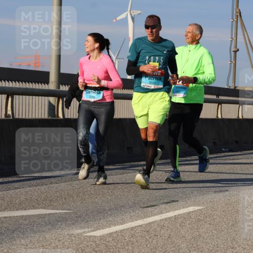 03.10.2025 - Köhlbrandbrückenlauf Strokosch-Dieckow http://msf.ph/oto/9113967 03.10.2025 09:48:40 Position 2 2025, 3550, 3549, 1843 meine-sportfotos.de