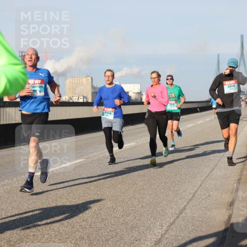 03.10.2025 - Köhlbrandbrückenlauf Lena Gebhardt http://msf.ph/oto/9113970 03.10.2025 09:42:58 Position 2 1135 meine-sportfotos.de