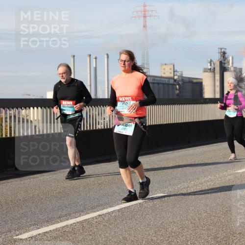 03.10.2025 - Köhlbrandbrückenlauf Lena Gebhardt http://msf.ph/oto/9113973 03.10.2025 10:17:18 Position 2 2483, 2347, 2620 meine-sportfotos.de
