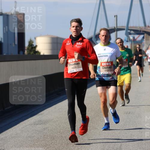 03.10.2025 - Köhlbrandbrückenlauf Strokosch-Dieckow http://msf.ph/oto/9113982 03.10.2025 12:44:27 Position 3 4076, 6152 meine-sportfotos.de
