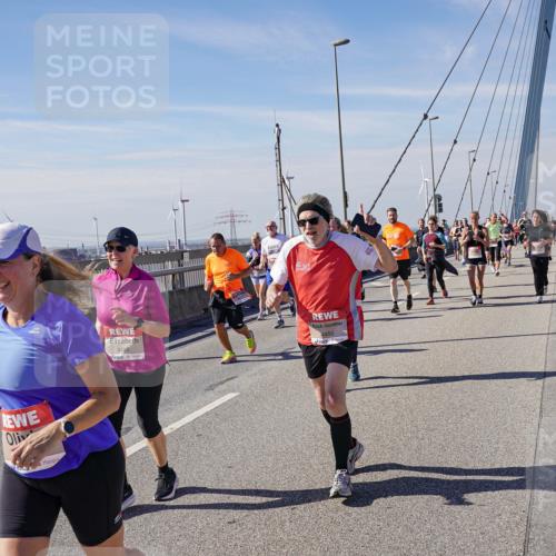 03.10.2025 - Köhlbrandbrückenlauf Michael Burmester http://msf.ph/oto/9113988 03.10.2025 12:55:39 Position 2 4498, 4450 meine-sportfotos.de