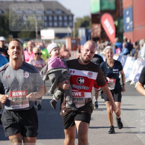 03.10.2025 - Köhlbrandbrückenlauf Jannik Wohlers http://msf.ph/oto/9113993 03.10.2025 13:32:04 Ziel 4443, 4842, 4902, 5155, 5238, 5246, 5247, 5248, 5921, 5922, 6076, 6126, 6146, 6460 meine-sportfotos.de
